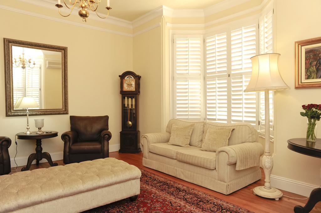 Sica'S Guest House - The Loft Durban Room photo